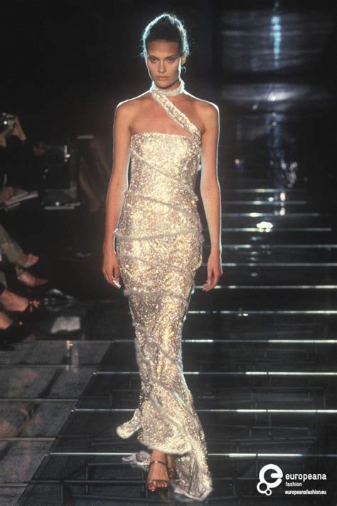 svilata 1998 gianni versace|GIANNI VERSACE Atelier Fall Winter 1998 1999 Haute Couture .